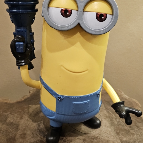 Minions The Rise Of Gru Mighty Minion Kevin - Picture 4 of 7